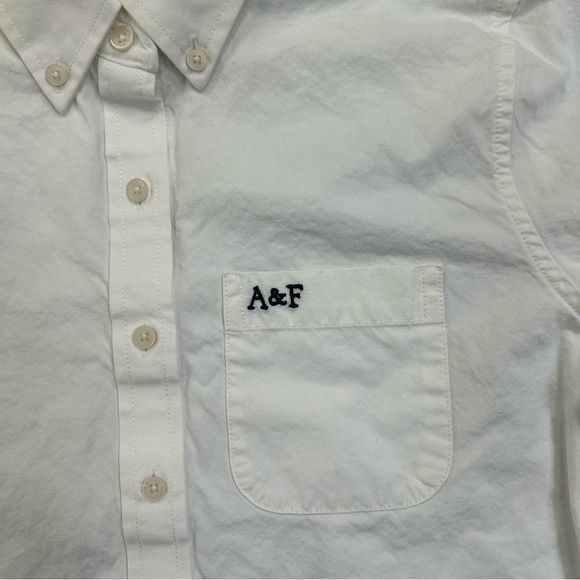 Abercrombie and Fitch Shirt Womens Medium Classic Button Up White Business Work - Picture 2 of 4